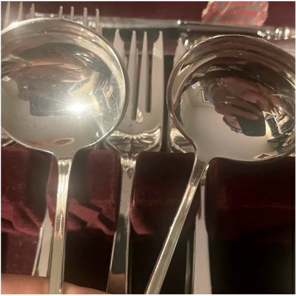 Luxurious Tiffany Co sterling flatware - Picture 8 of 16
